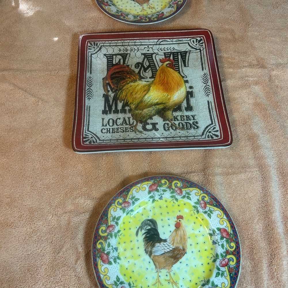 Rooster Design plate set.